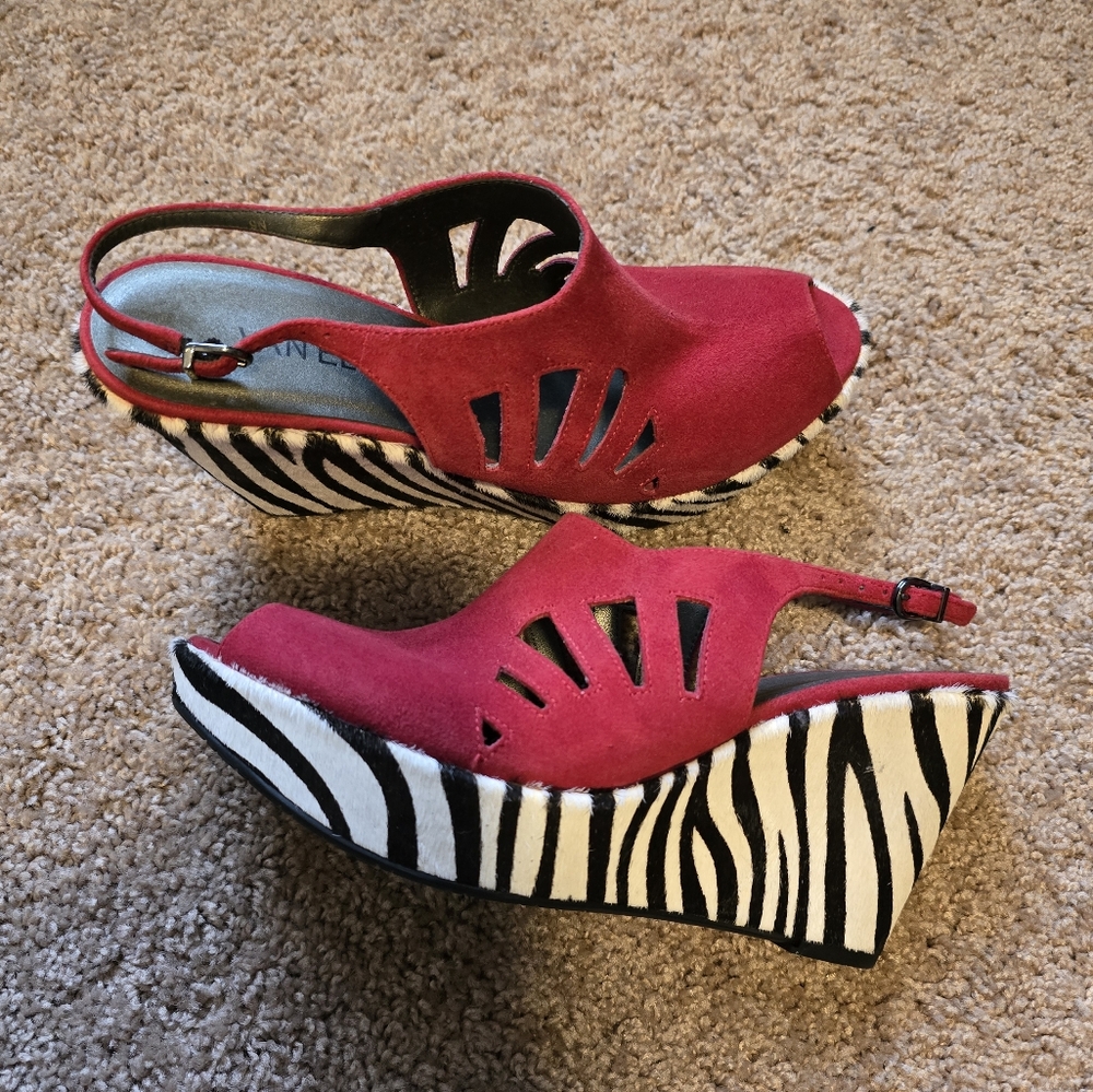 Vaneli Red and Zebra Platform Wedge Sandal, Size 9 N